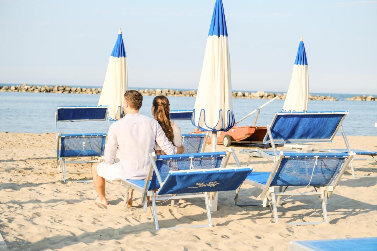 Hotel Thea Bellaria-Igea Marina Esterno foto