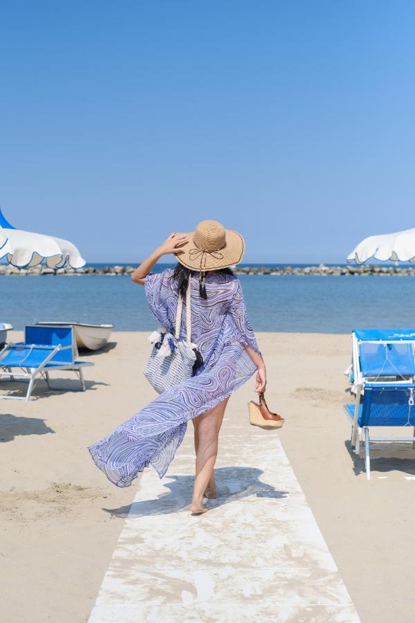 Hotel Thea Bellaria-Igea Marina Esterno foto