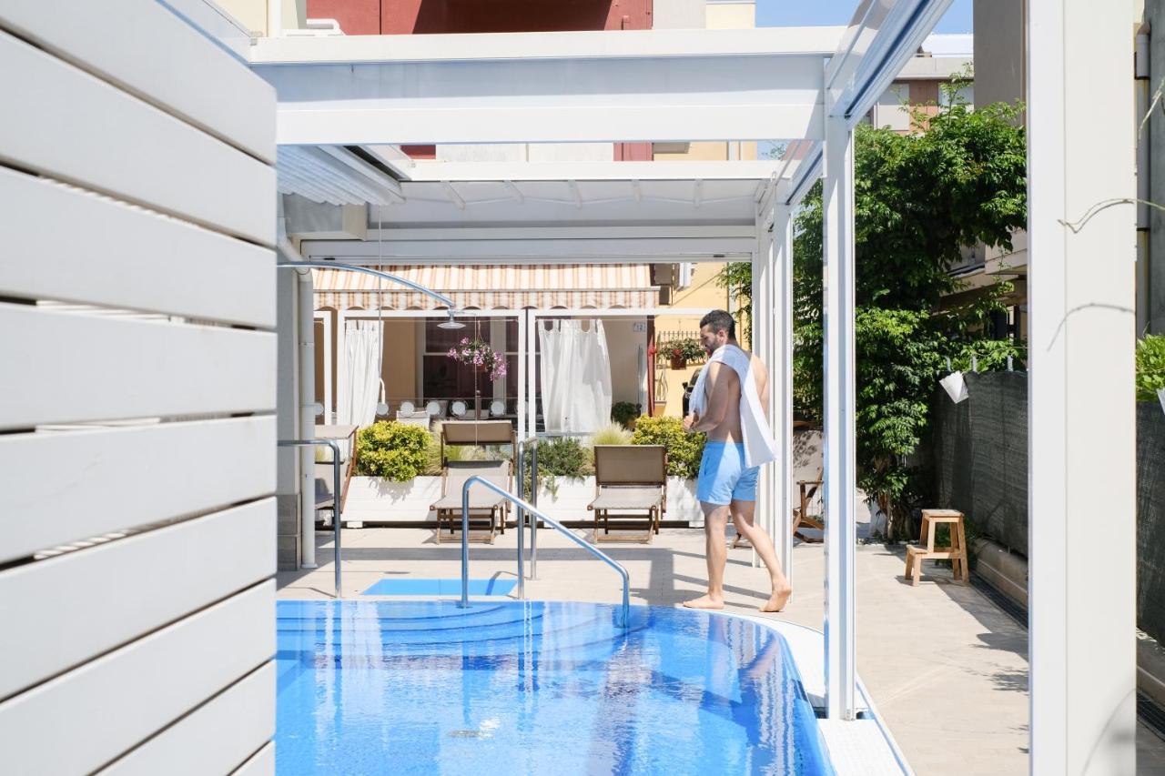 Hotel Thea Bellaria-Igea Marina Esterno foto