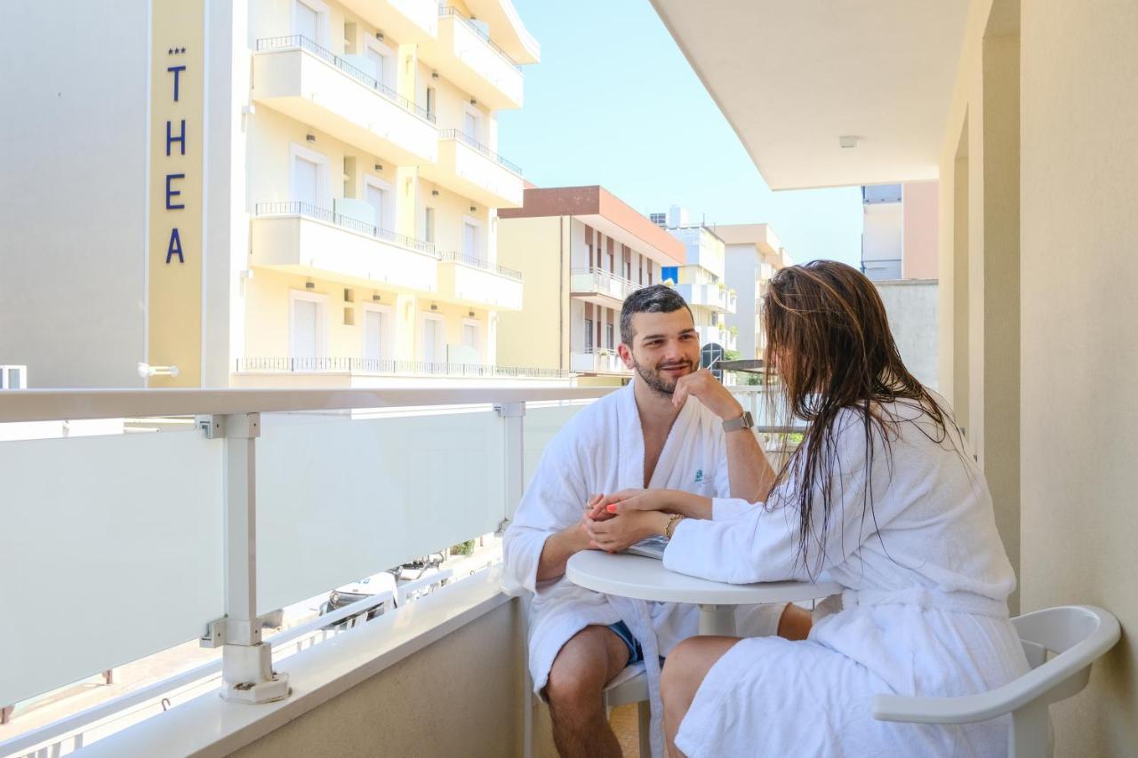 Hotel Thea Bellaria-Igea Marina Esterno foto