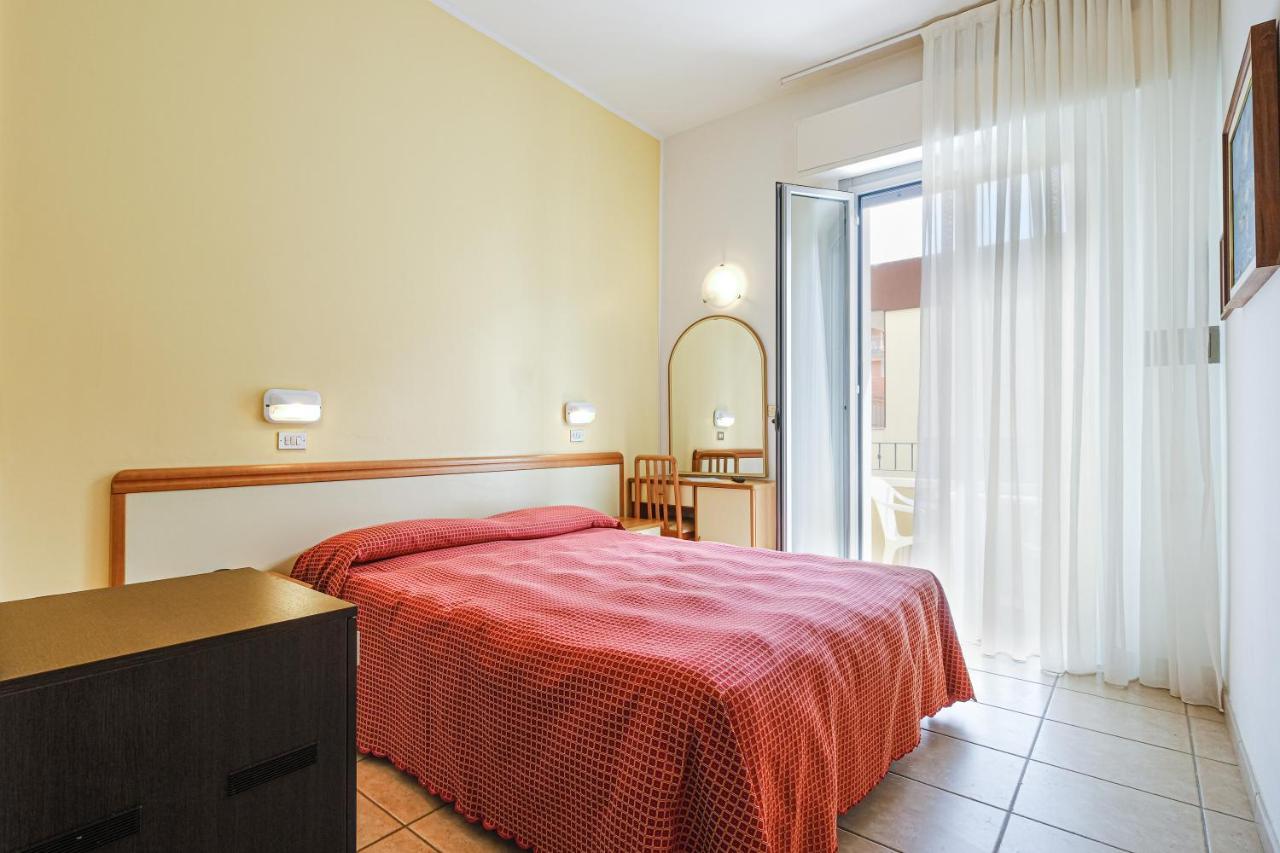 Hotel Thea Bellaria-Igea Marina Esterno foto