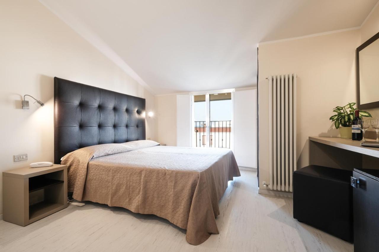 Hotel Thea Bellaria-Igea Marina Esterno foto
