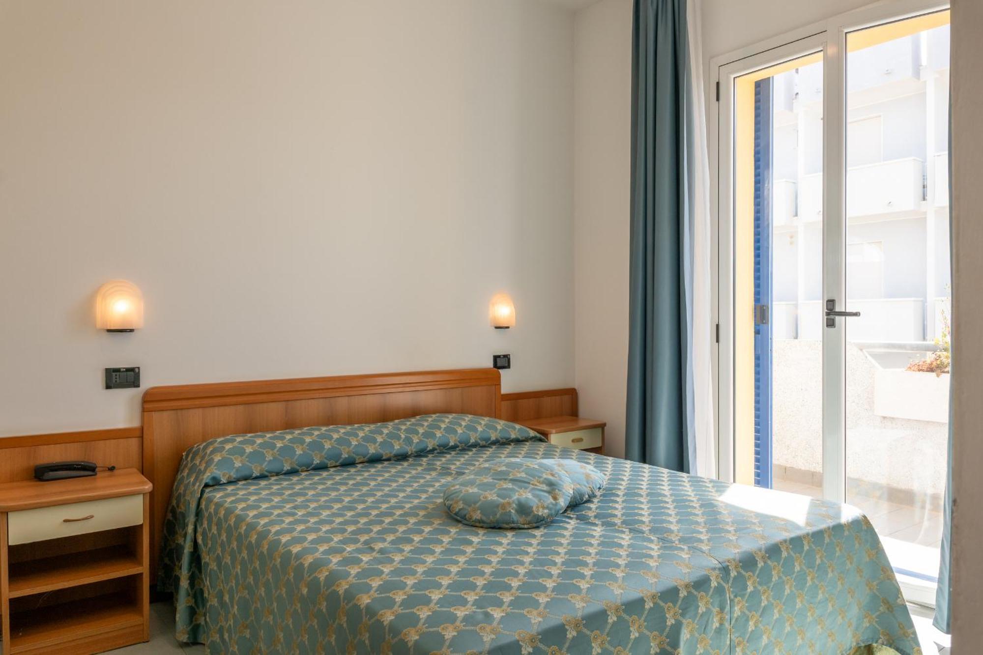 Hotel Thea Bellaria-Igea Marina Esterno foto