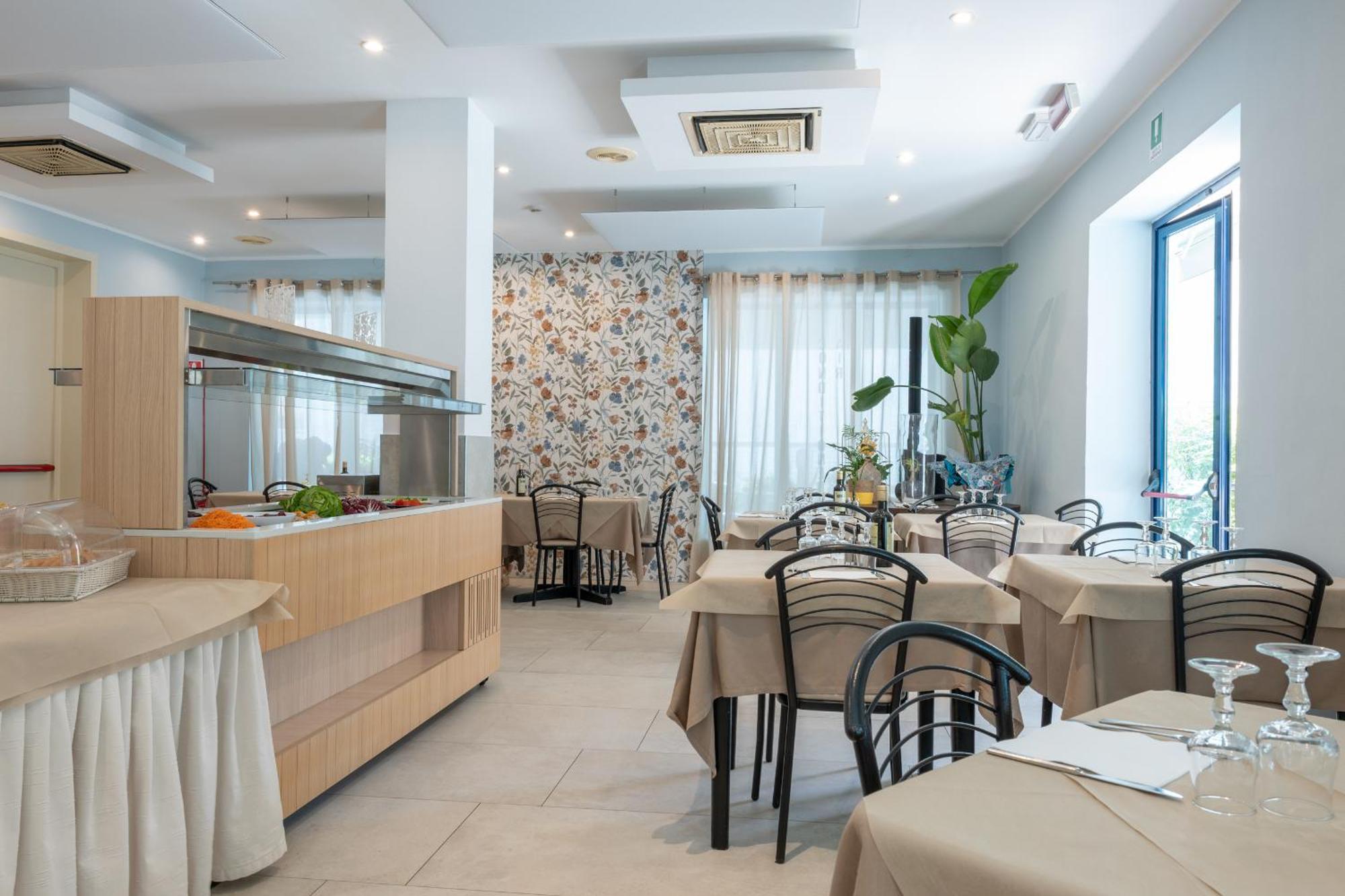 Hotel Thea Bellaria-Igea Marina Esterno foto