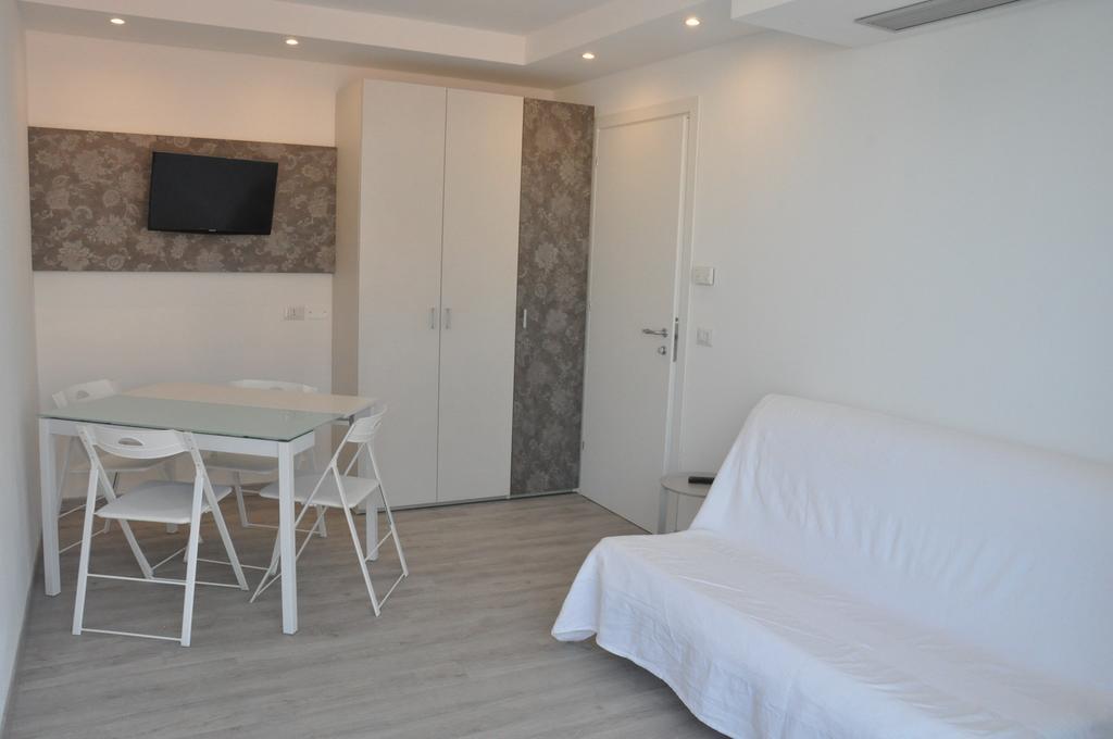 Hotel Thea Bellaria-Igea Marina Esterno foto
